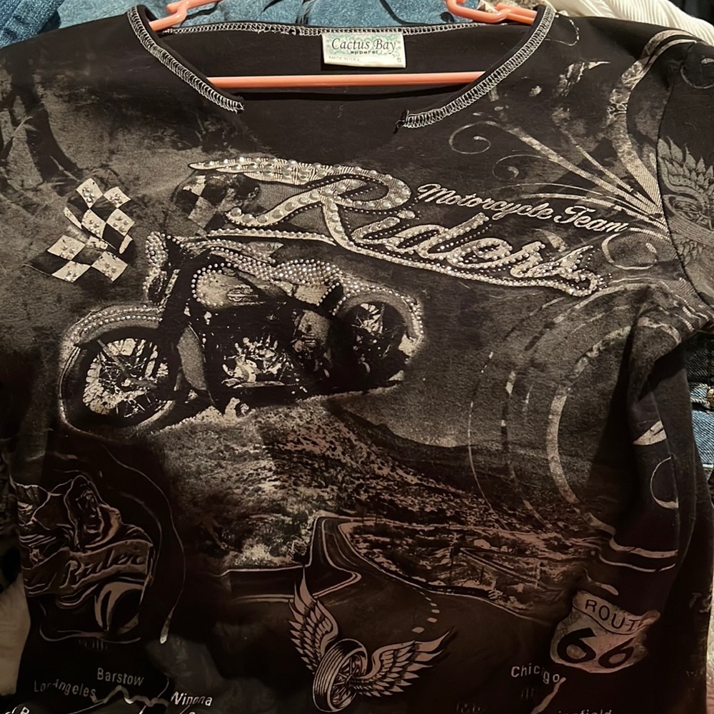 this is a size small vintage shirt
